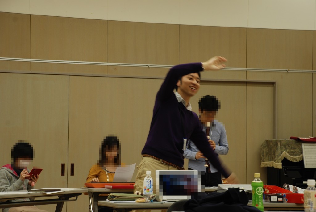 なぜか踊る人が…ｗ (428 〜封鎖された渋谷で〜 より「タマ」演奏中)